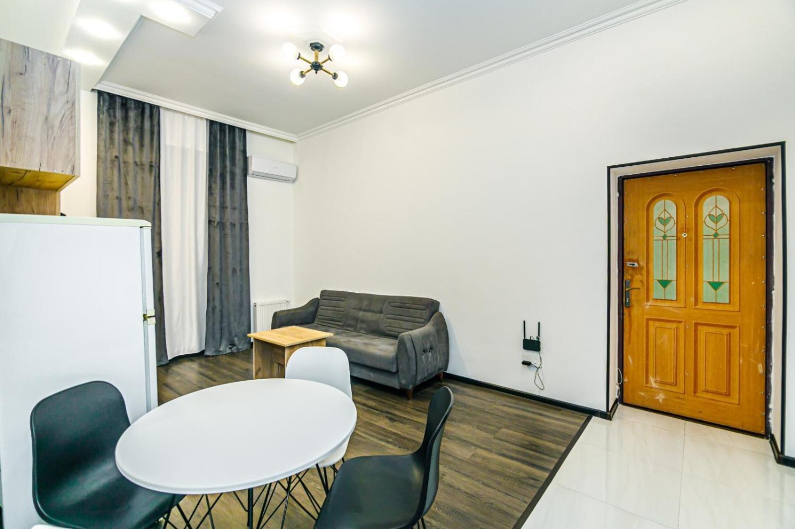 M Estate. 2 Room Home In Targovu Baku Exterior foto